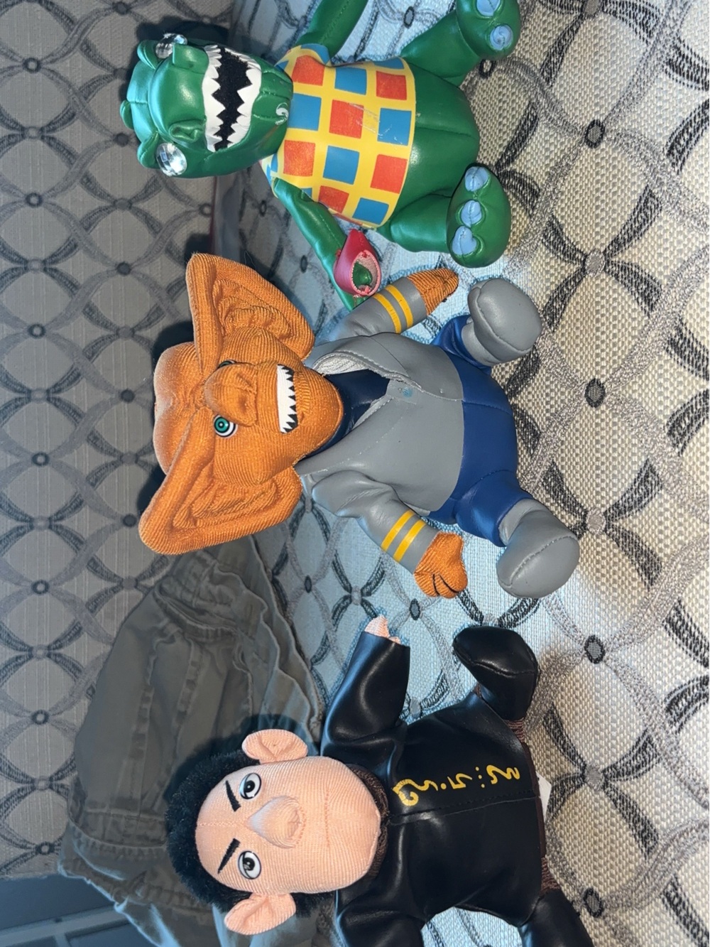 Star Trek plush toys from 1998
Lot of 3- Orange & Green